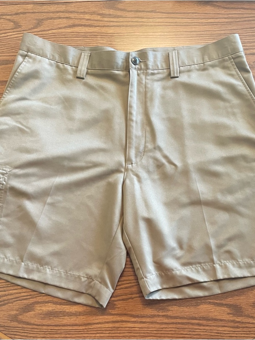 Roundtree & Yorke Khaki Flat-Front Men’s Shorts